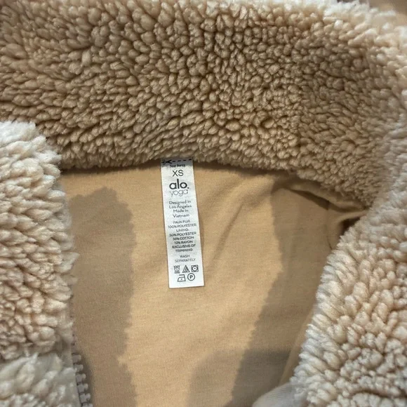 Alo Sherpa Zip Jacket – Tan / Camel - Picture 6 of 10